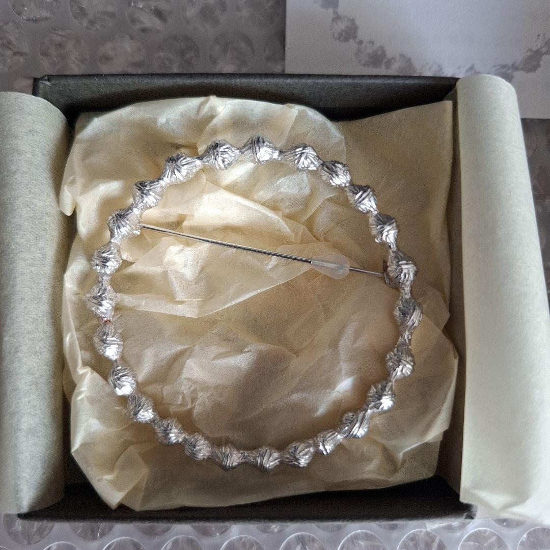 ミナペルホネン　タンバリン　ブローチ　シルバー