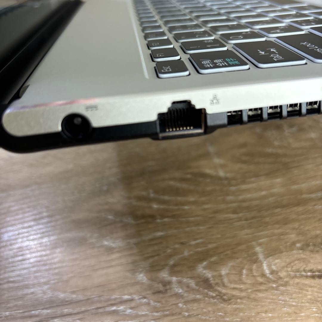 Fujitsu LIFEBOOK 13.3インチ シルバー 本体