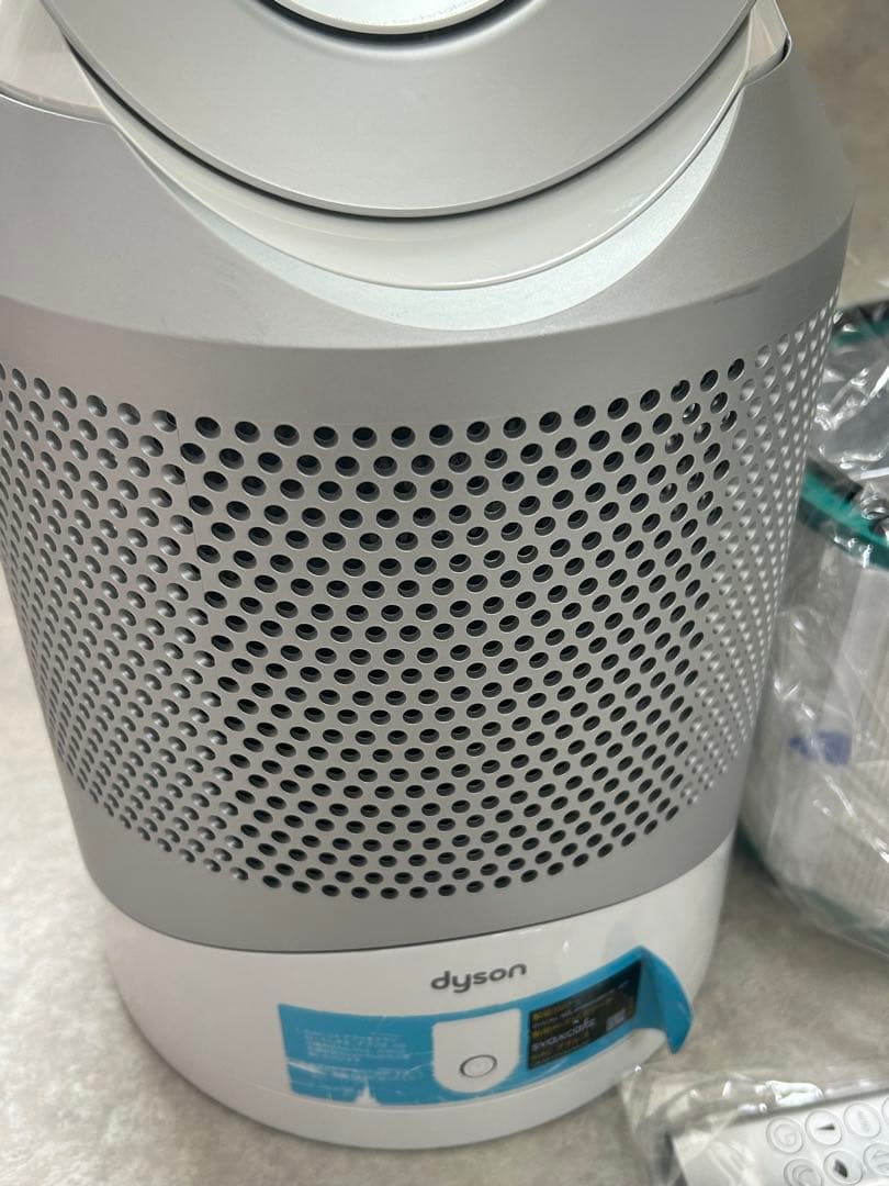 美品 ダイソン　ホット&クール　hp02 空気清浄機能付ファンヒーター