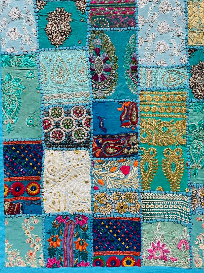 インド ビンテージ サリー パッチワーク タペストリー 刺繍 壁掛け 古布