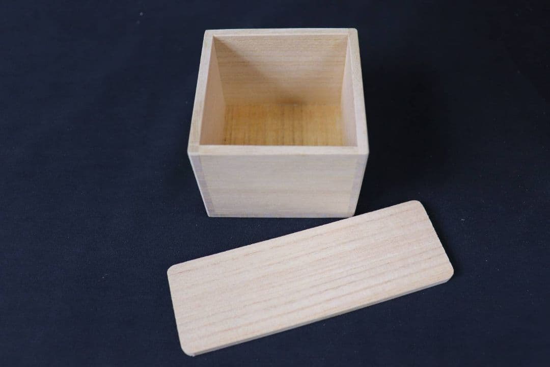 【10キロ用】スリムタイプの桐米びつ　柿渋塗り 国産 けやき