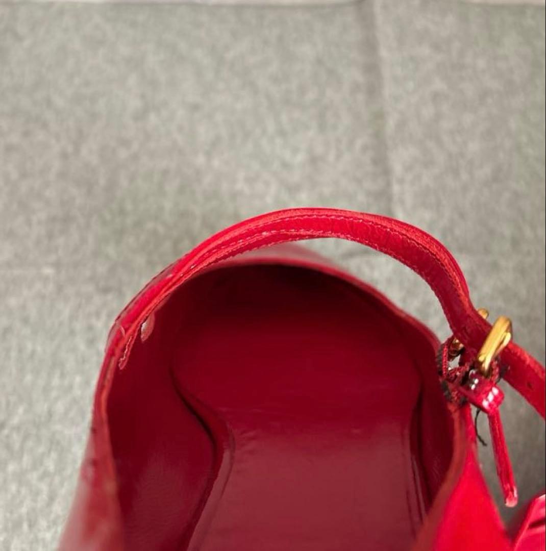 miu miu レッド フラットシューズ アンクルストラップ バレエ