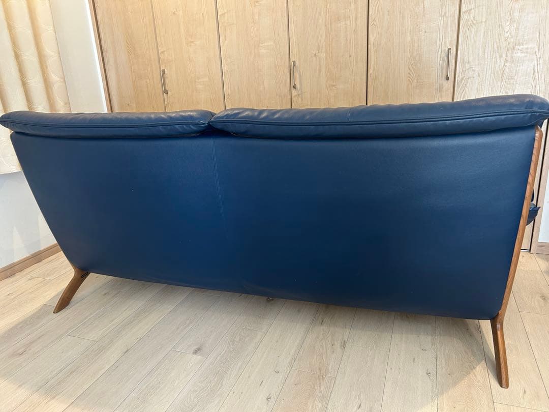 カリモク ZU4903 3人掛けソファ レザー　ネイビー