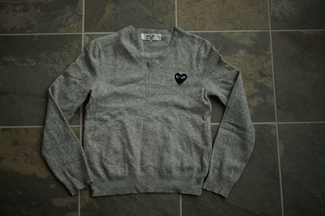 play comme des garcons vネック セーター グレー M