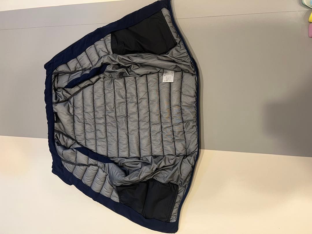 タイトリスト　ダウンベスト　ネイビー