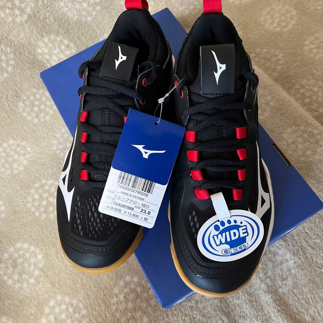 新品・タグ付き・箱入り♪ ミズノ　バドミントンシューズ　23.0cm