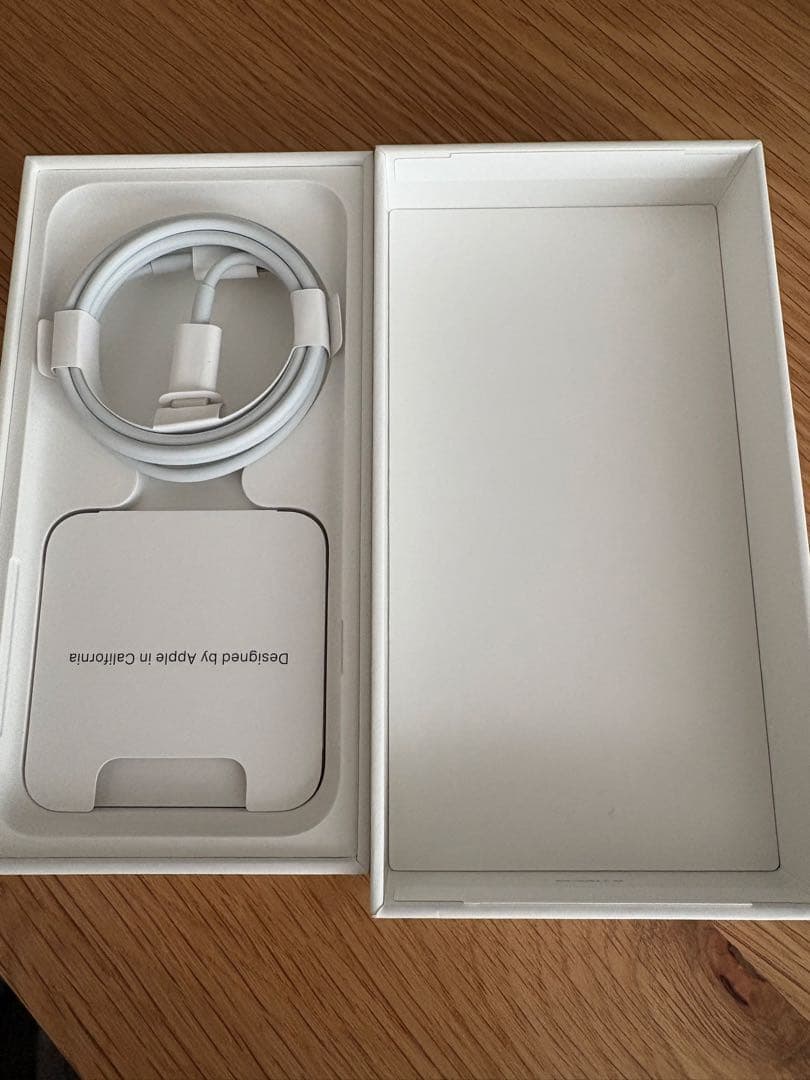 Apple iPhone SE3 ホワイト 本体　128GB