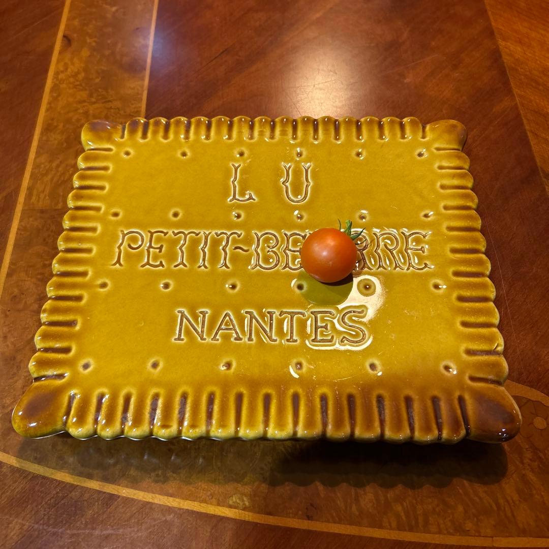 大幅お値下げ、LU PETIT-BEURRE ビスケット陶器プレート、美品！