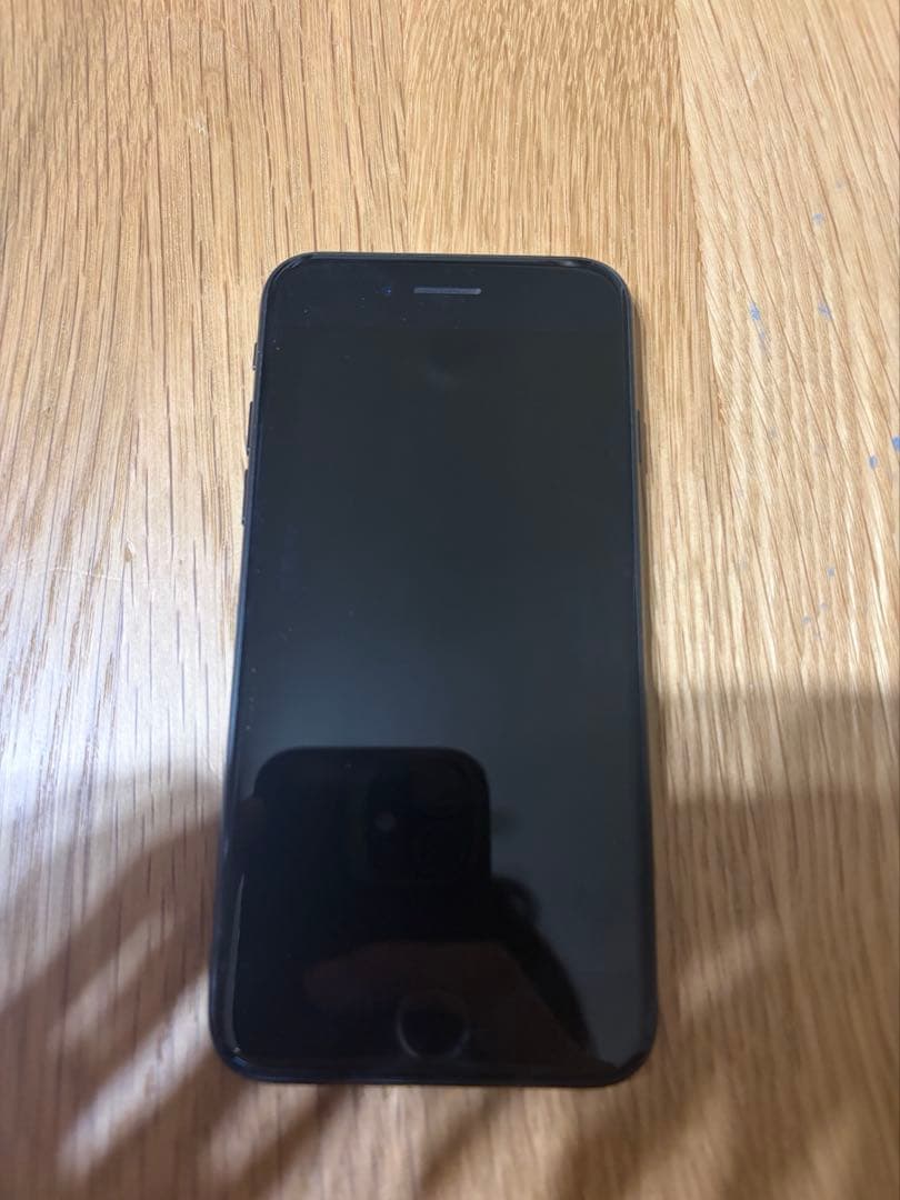 美品 iPhone SE 第3世代 128GB SIMフリーMMYF3J/A