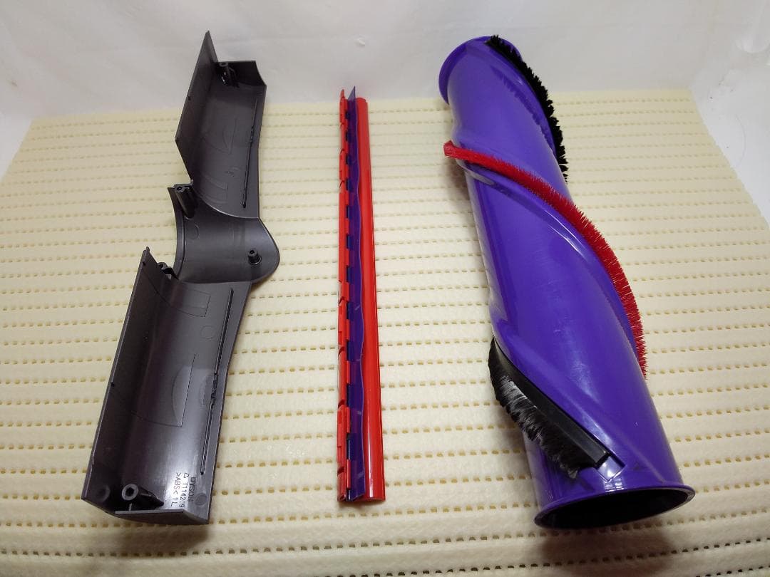 ＠takeさん専用ダイソン　掃除機　SV12　消耗部品交換、分解清掃済　⑪