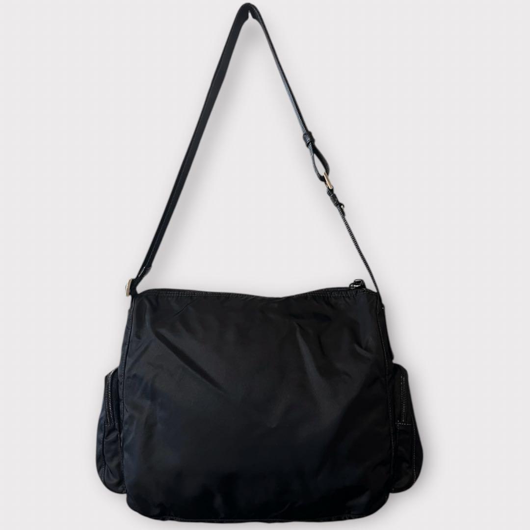 まりっぺ様【極美品】PRADA VELA ショルダーバッグ　三角プレート