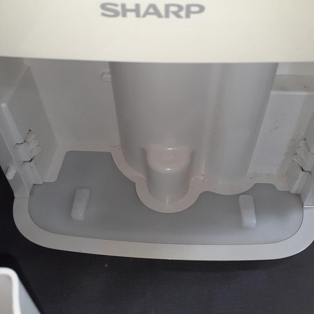 シャープ　除湿器　CV-H71-W