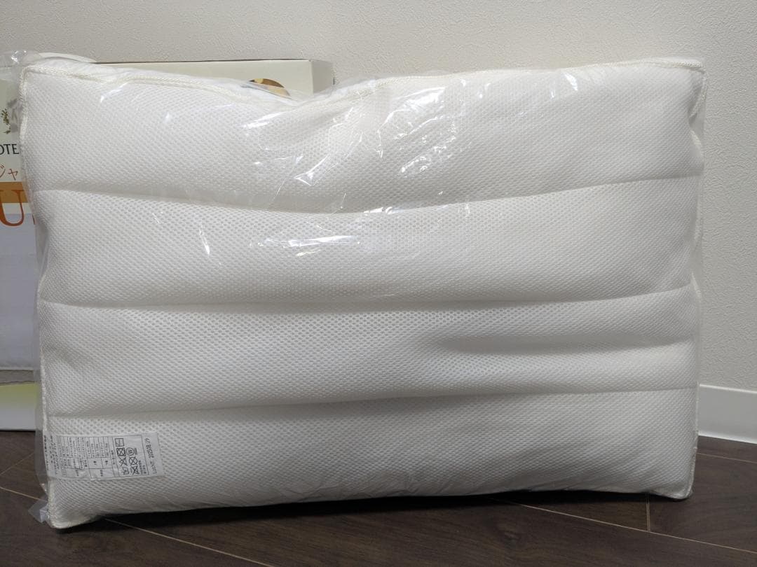 1月21日に届いたばかりのほぼ新品。APA ADJUST FIT 枕 ホワイト
