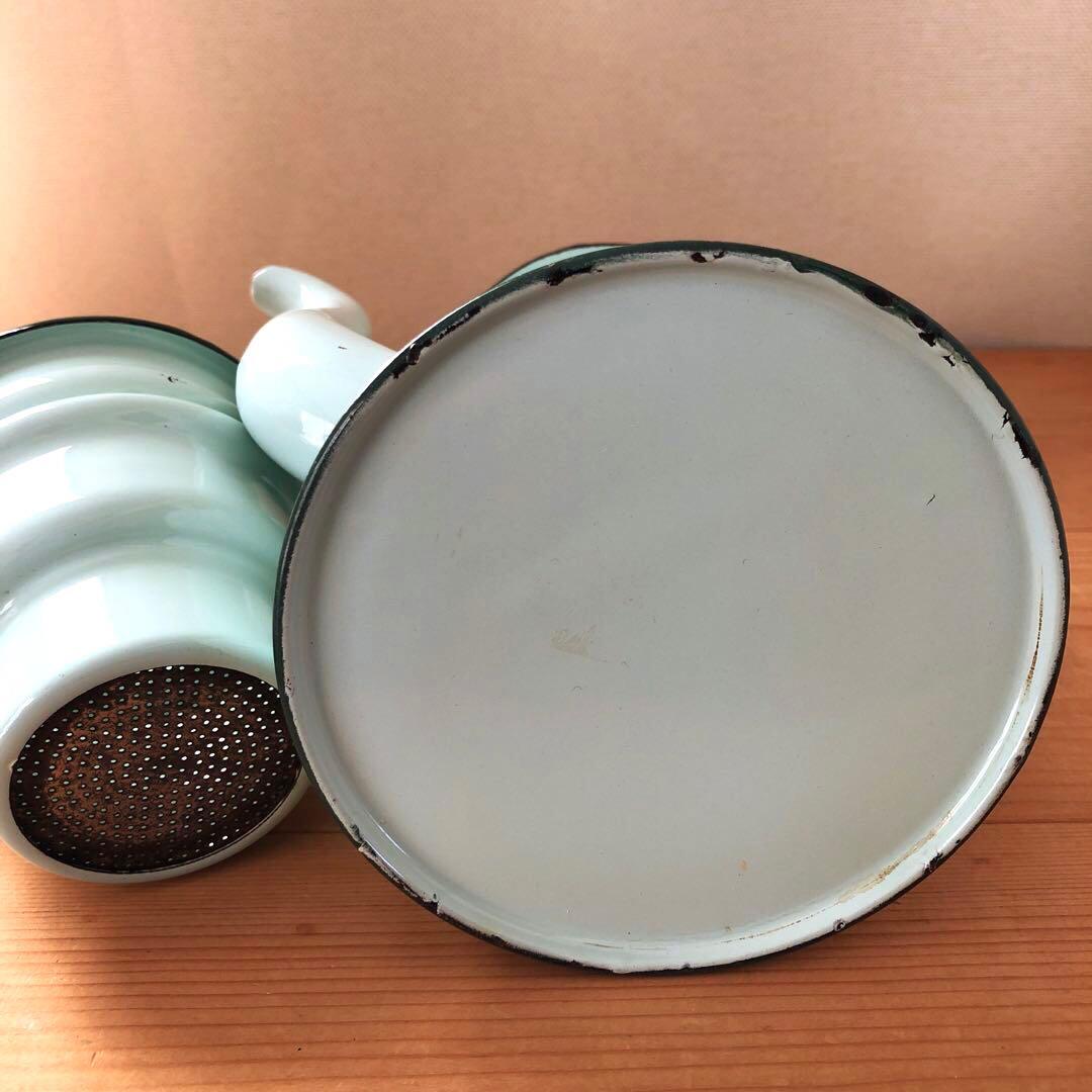 古いホーローポット　琺瑯　フランス　アンティーク　漉し器　カフェ　no.223