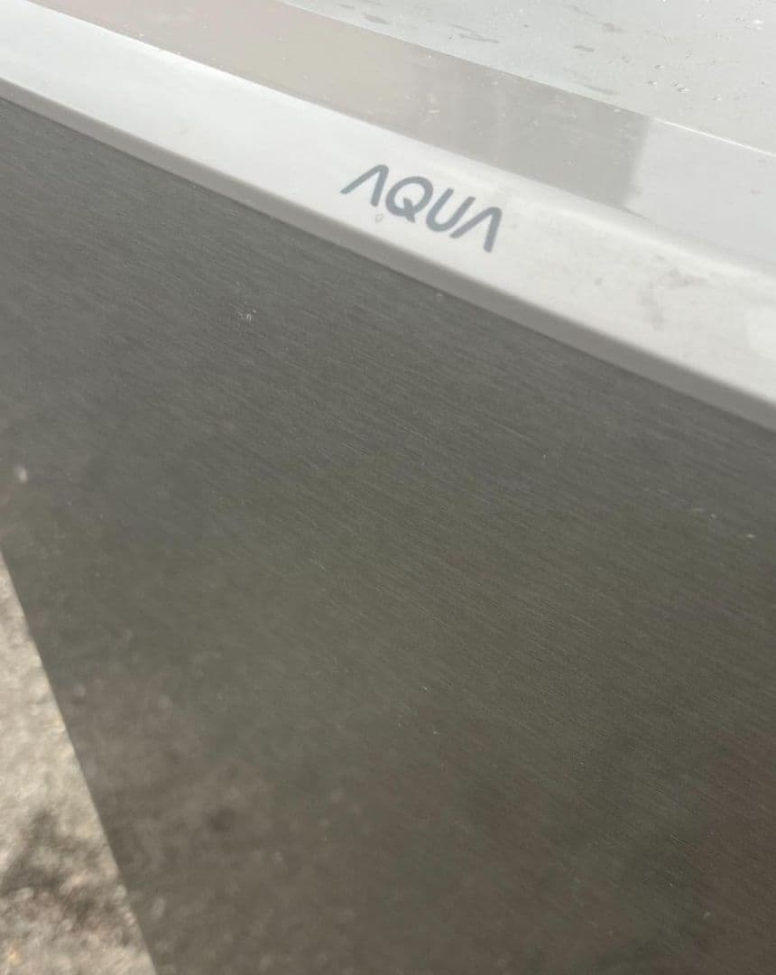 アクア冷凍冷蔵庫　126L 横縞模様強化ガラス棚自動霜取り機能付き2022年製