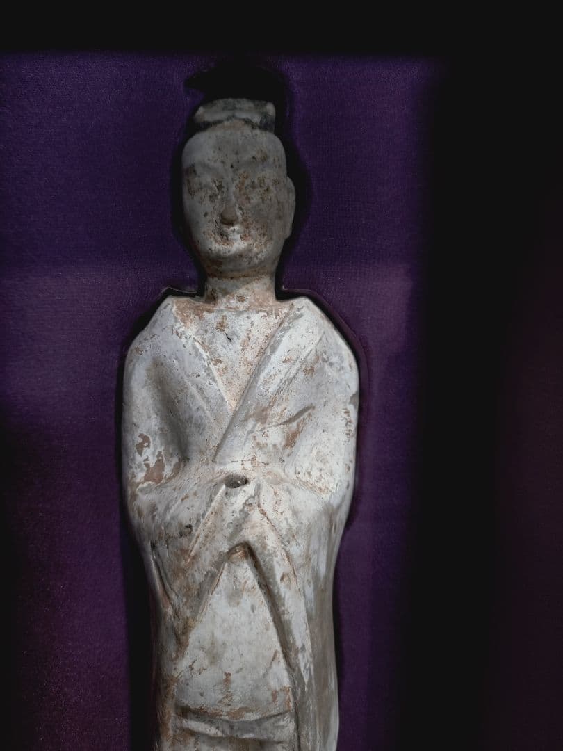 六朝 加彩 官人俑