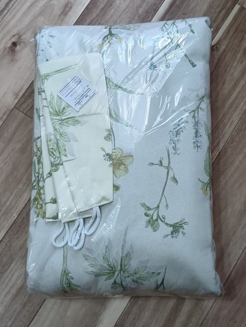 ボタニカル柄 遮光カーテン 2枚組 リバティ 150×225