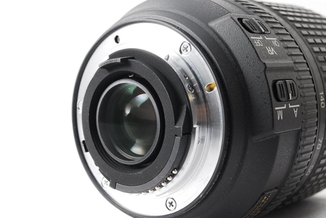 美品✨Nikon 18-140mm VR 高倍率ズーム これ1本✨付属品有　万能