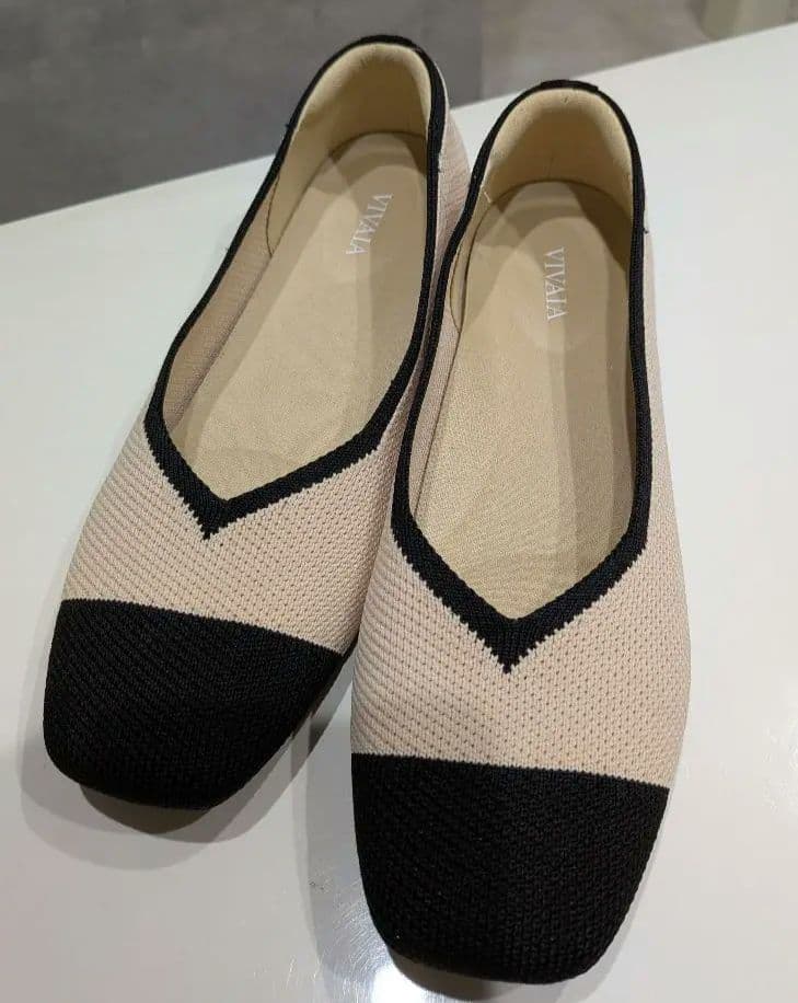 試し履きのみ✨vivaia ✨超軽量　撥水　フラットシューズ
