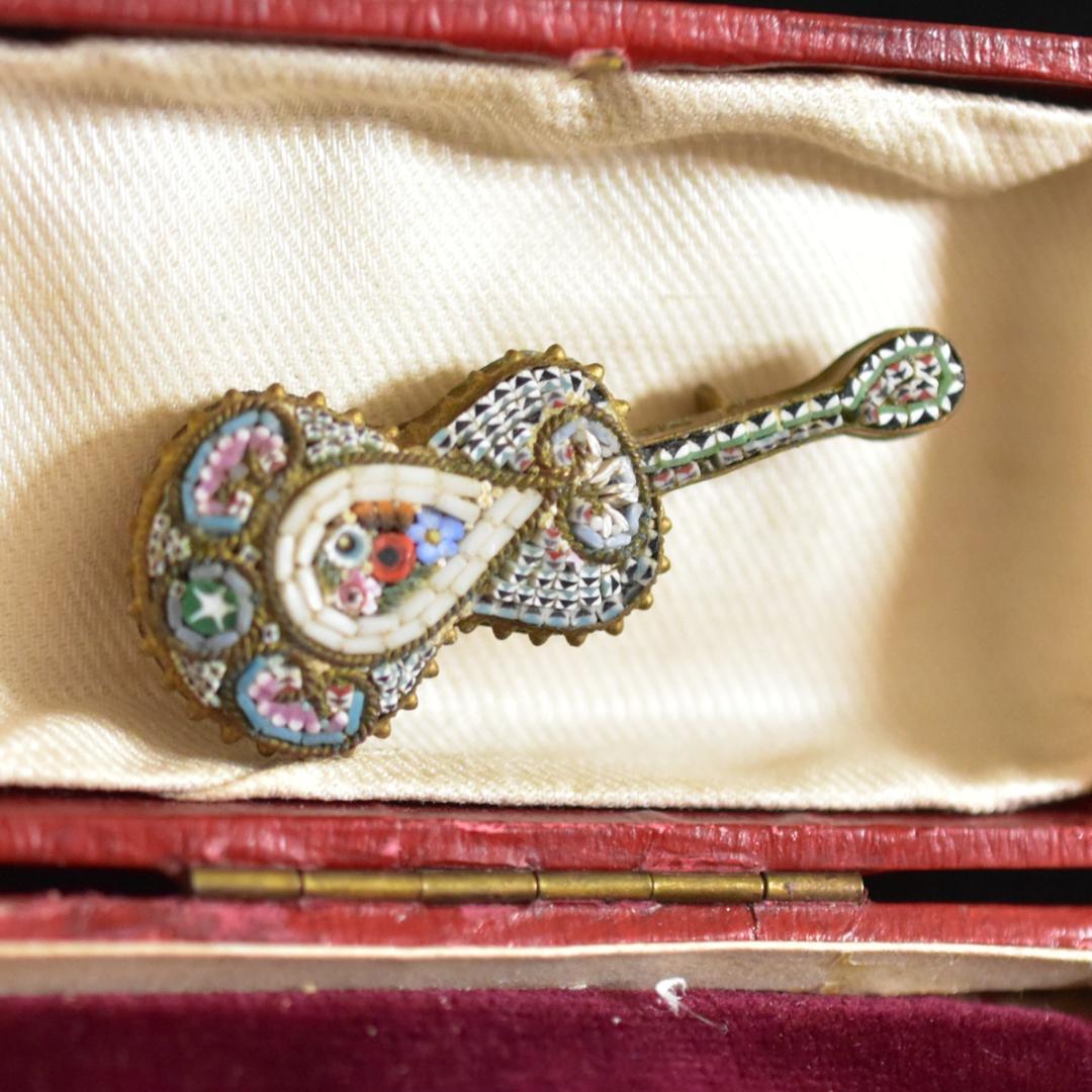 イタリア製アンティーク マイクロモザイクのマンダリンのブローチ