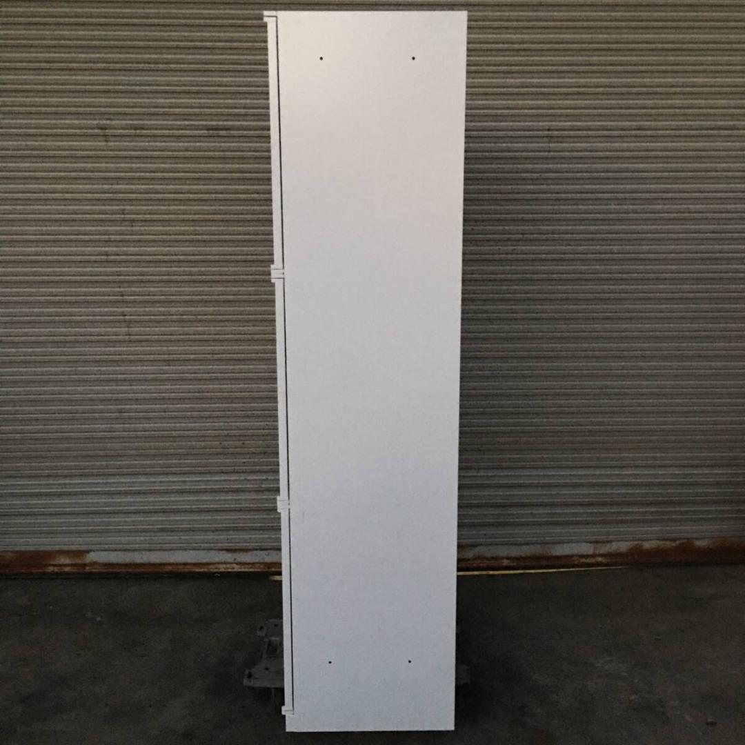 okamura 6人用ロッカー 全室鍵付き 充電コンセント付き