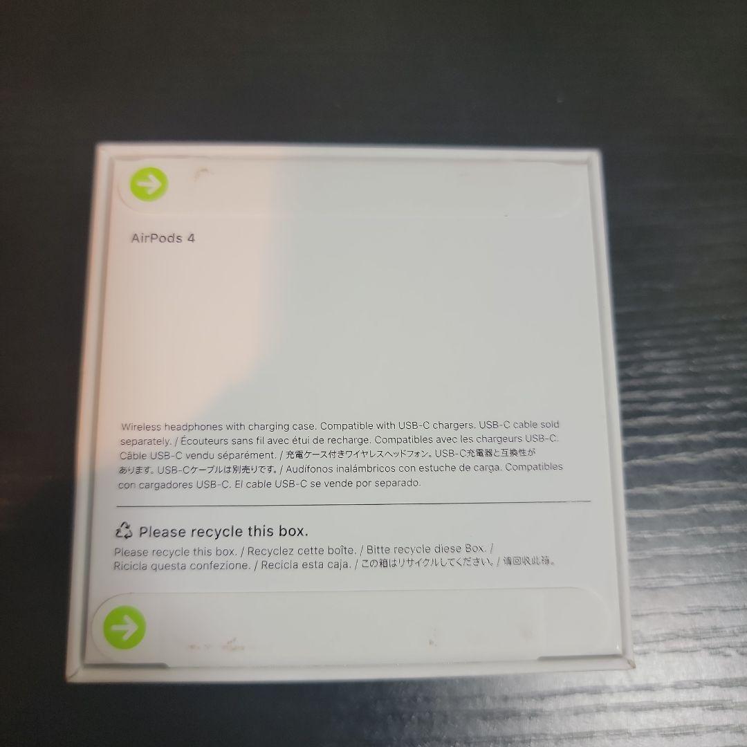 AirPods 4 USB-C充電ケース付き