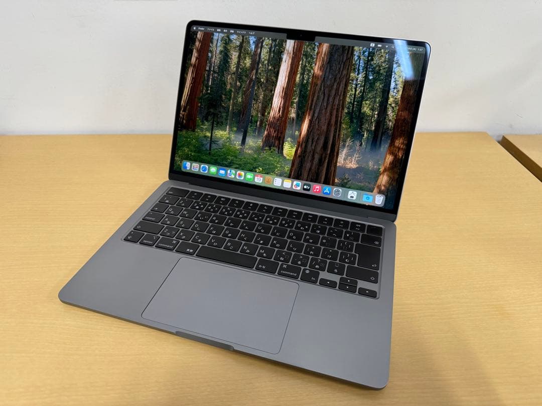M2 MacBook Air 13.6 8GB / 512GB スペースグレイ