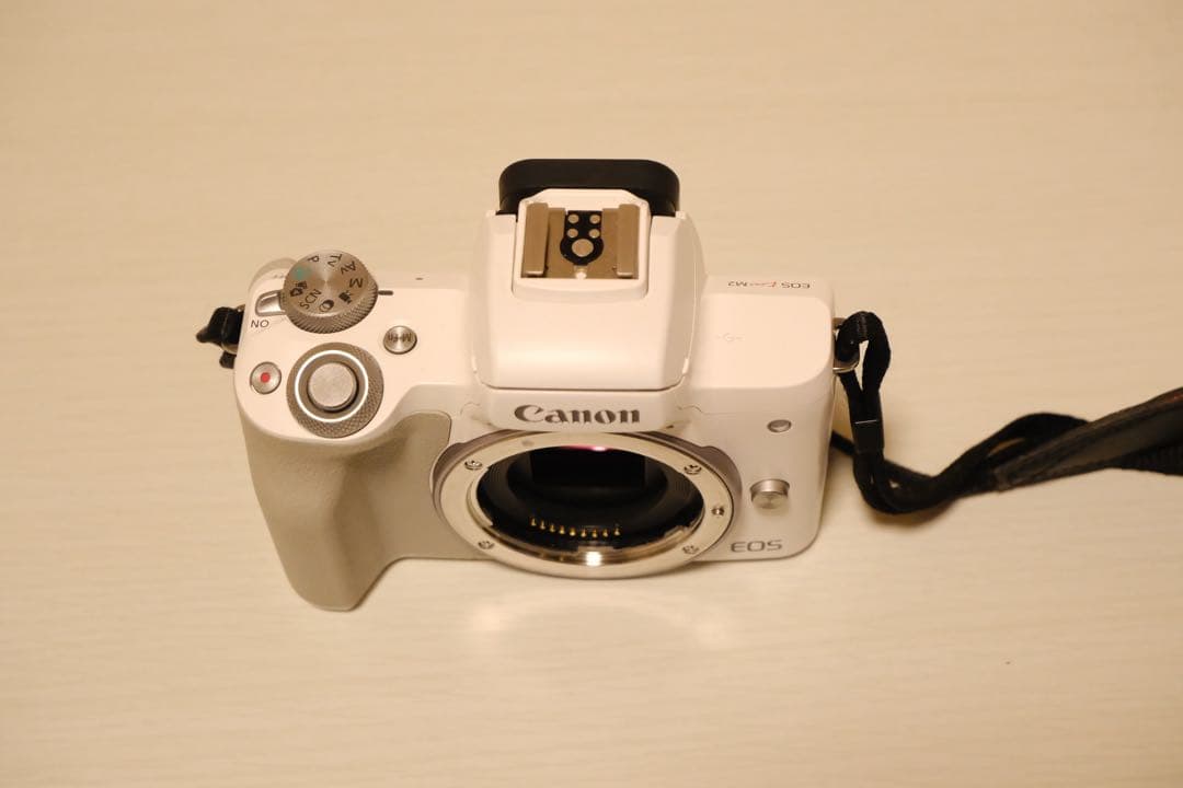 Canon EOS kissm2 ミラーレス一眼 本体と付属品