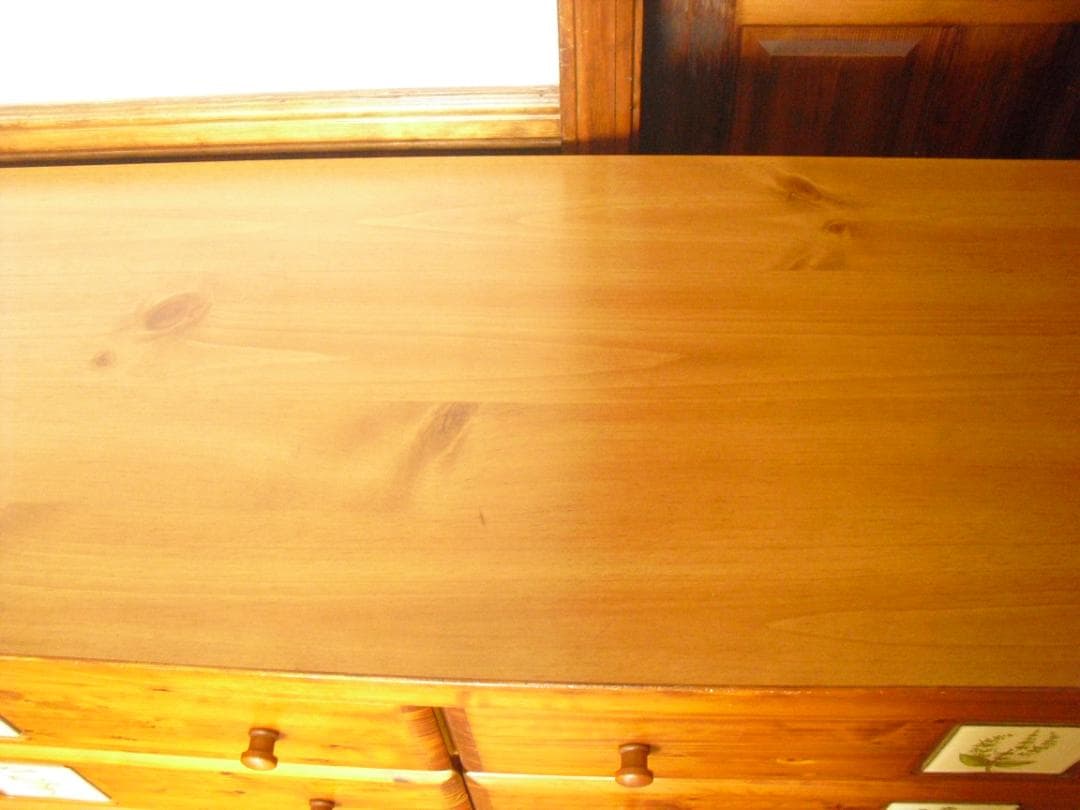 大型４段８杯チェスト☆綺麗な杢目・クラシカルな花タイル貼☆サイドボード・テレビ台