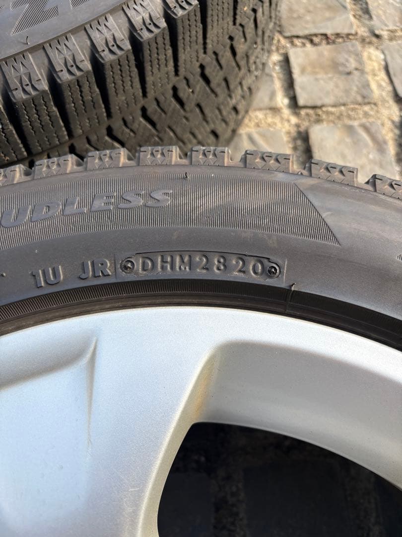  X1e84vl18スタッドレス BRIDGESTONE225/50R17