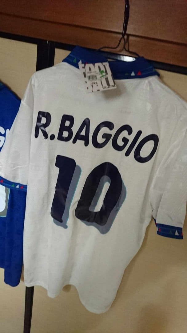 【新品タグ付】バッジオイタリア代表ユニホームホームとアウェイ