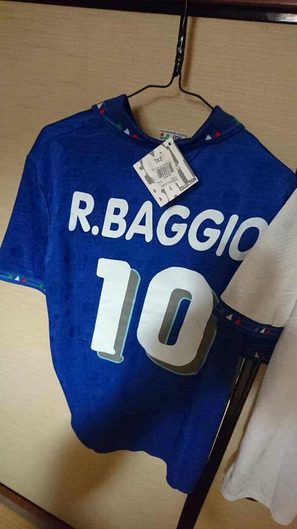 【新品タグ付】バッジオイタリア代表ユニホームホームとアウェイ