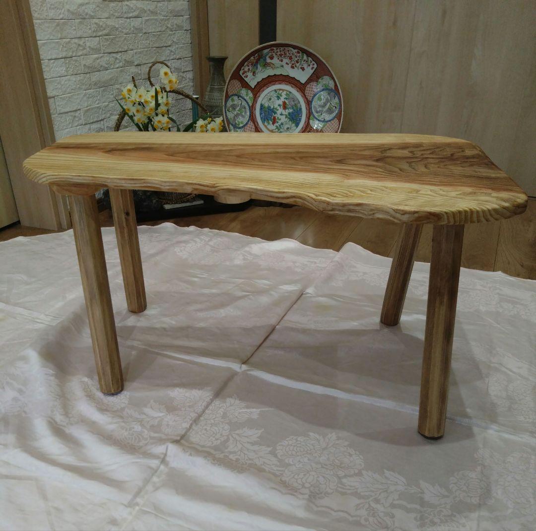 杉の板のローテーブル㉘　杉の自然木のローテーブル　杉の木目が大変綺麗❕脚は檜の木