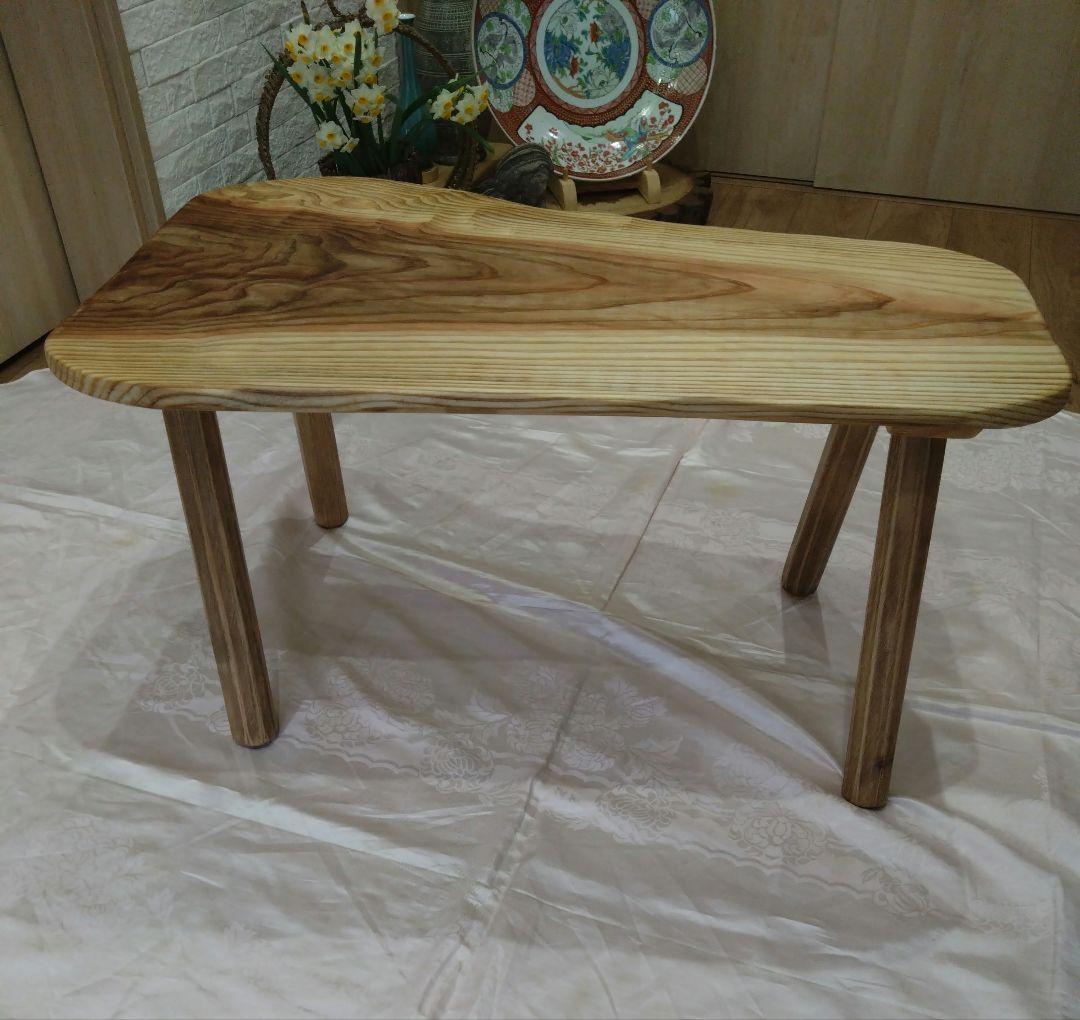 杉の板のローテーブル㉘　杉の自然木のローテーブル　杉の木目が大変綺麗❕脚は檜の木