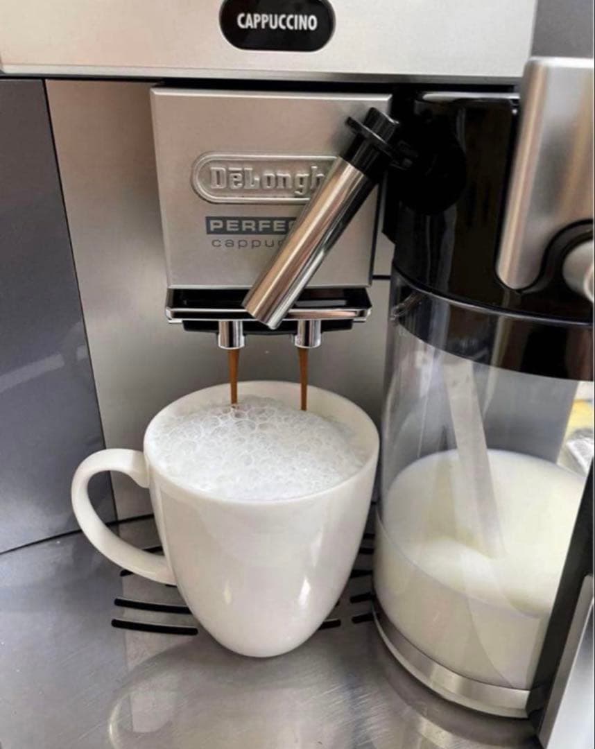 美品 デロンギ全自動エクスプレッソマシン　ESAM5500MH厨房機器 業務用。