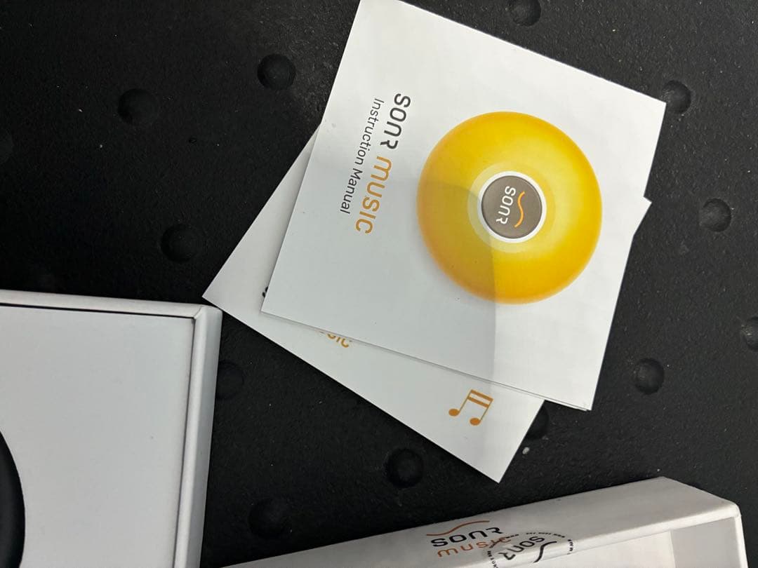 SONR MUSIC USBケーブル付き　水泳用骨伝導スピーカー　新品