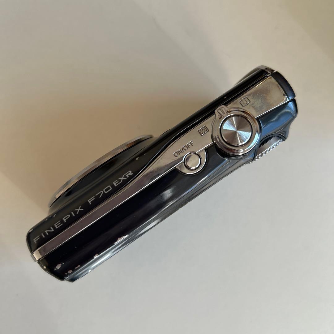富士フィルム　FINEPIX F70EXR