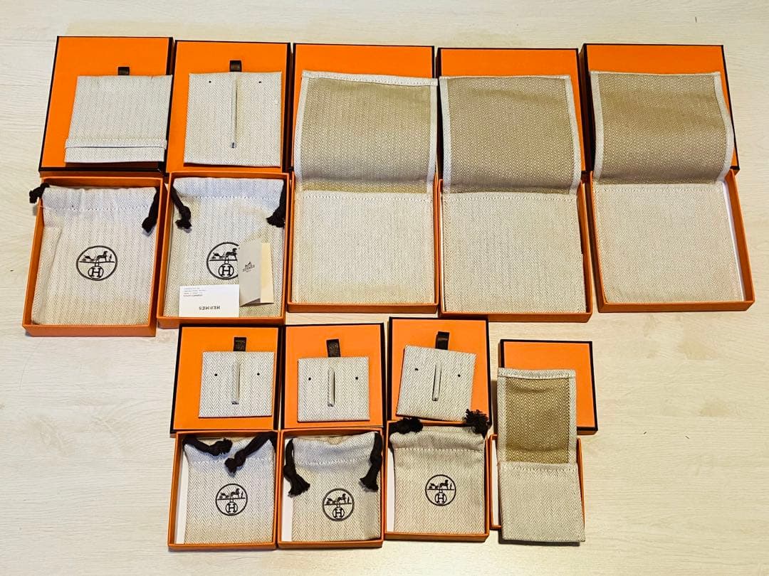 エルメス　アクセサリー空箱　ピアス　ネックレス