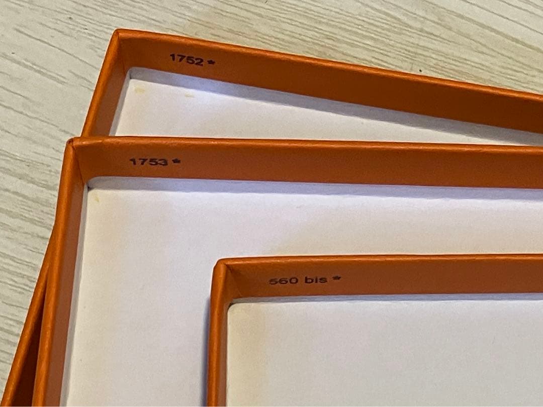 エルメス　アクセサリー空箱　ピアス　ネックレス