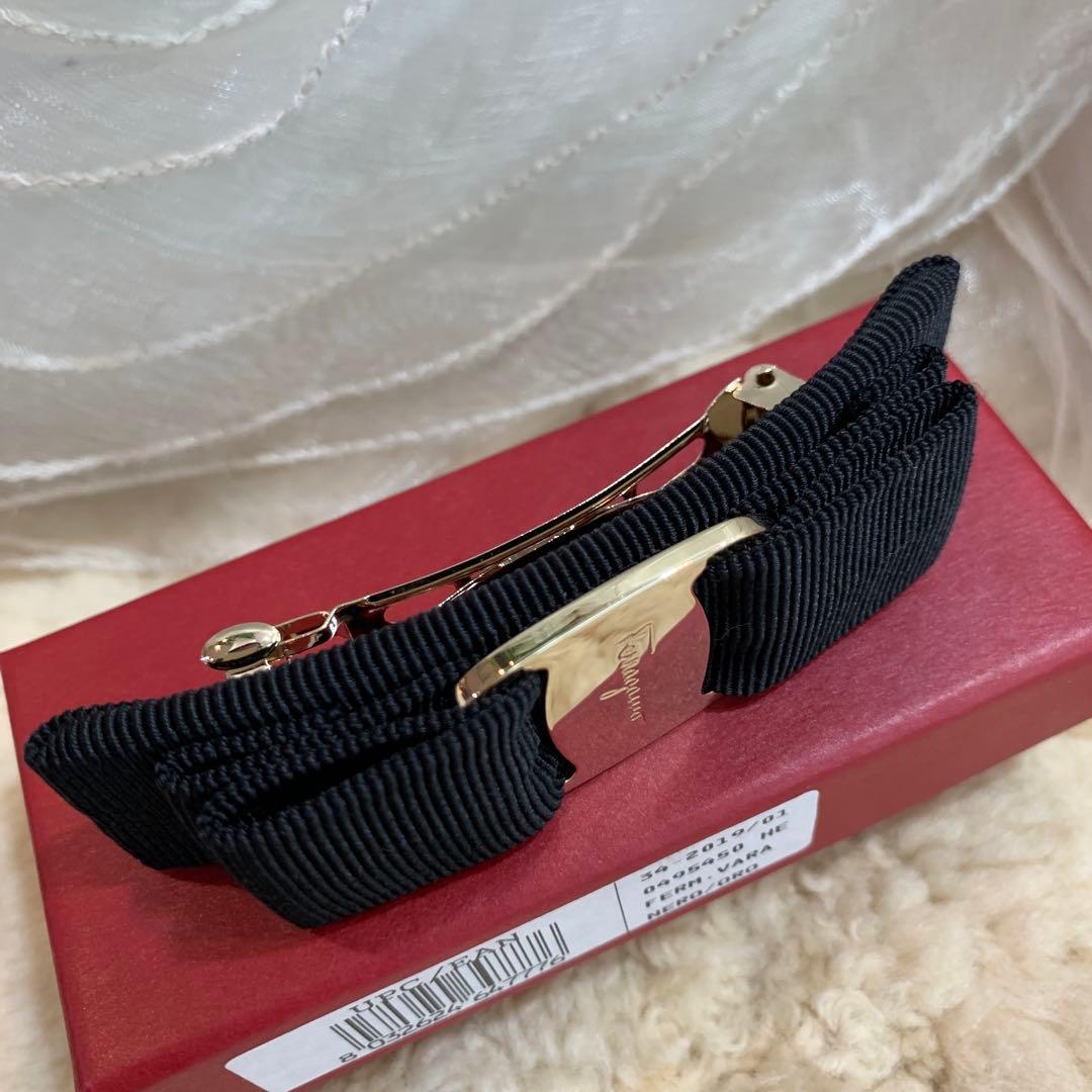 未使用品☆Salvatore Ferragamo ヴァラ バレッタ 黒xゴールド