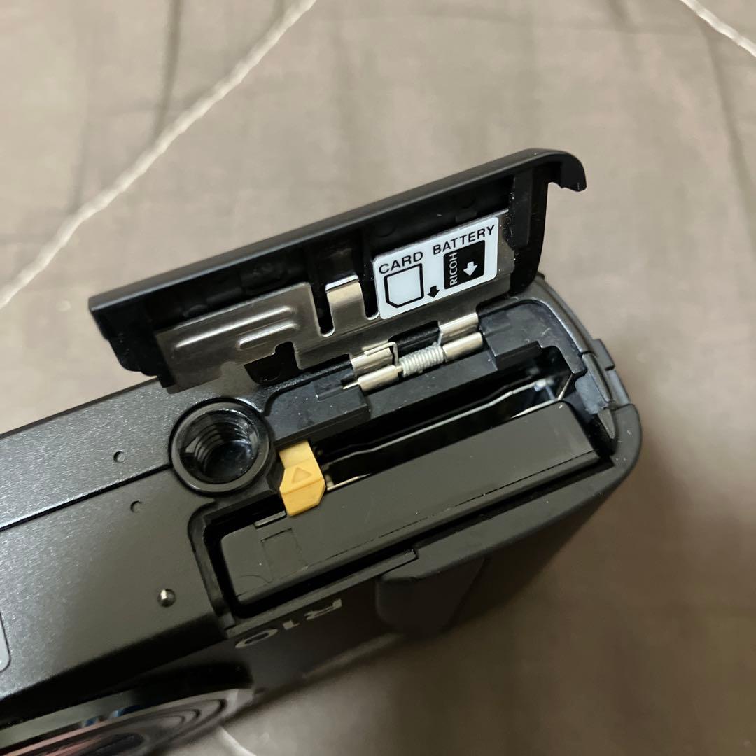 l**様 RICOH デジタルカメラ R10