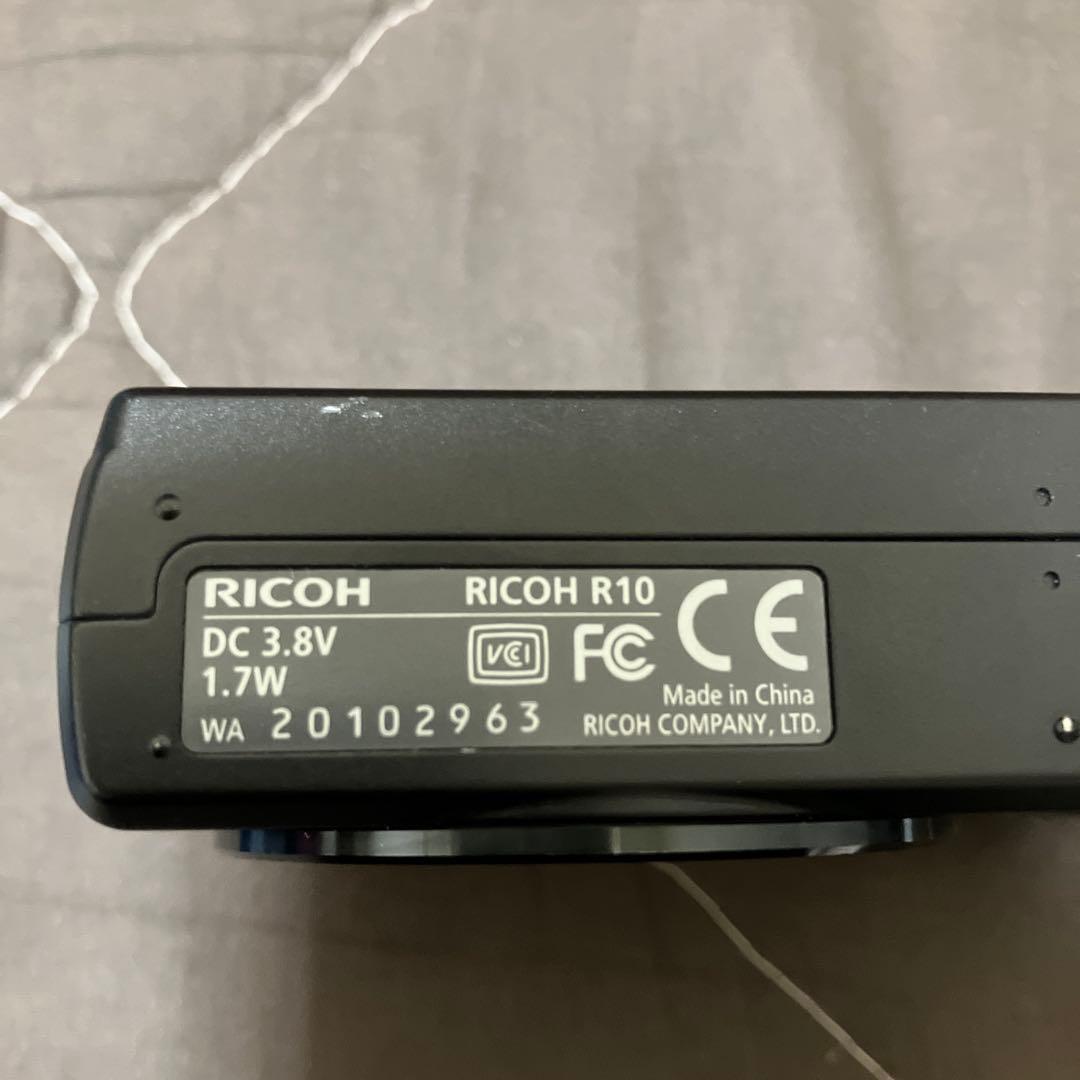 l**様 RICOH デジタルカメラ R10