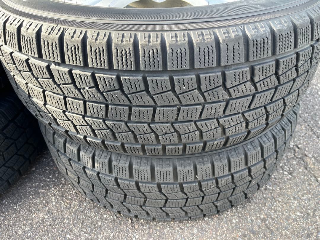 スタッドレスタイヤ 215/60R16 95Q PCD 114.3 5穴 4本