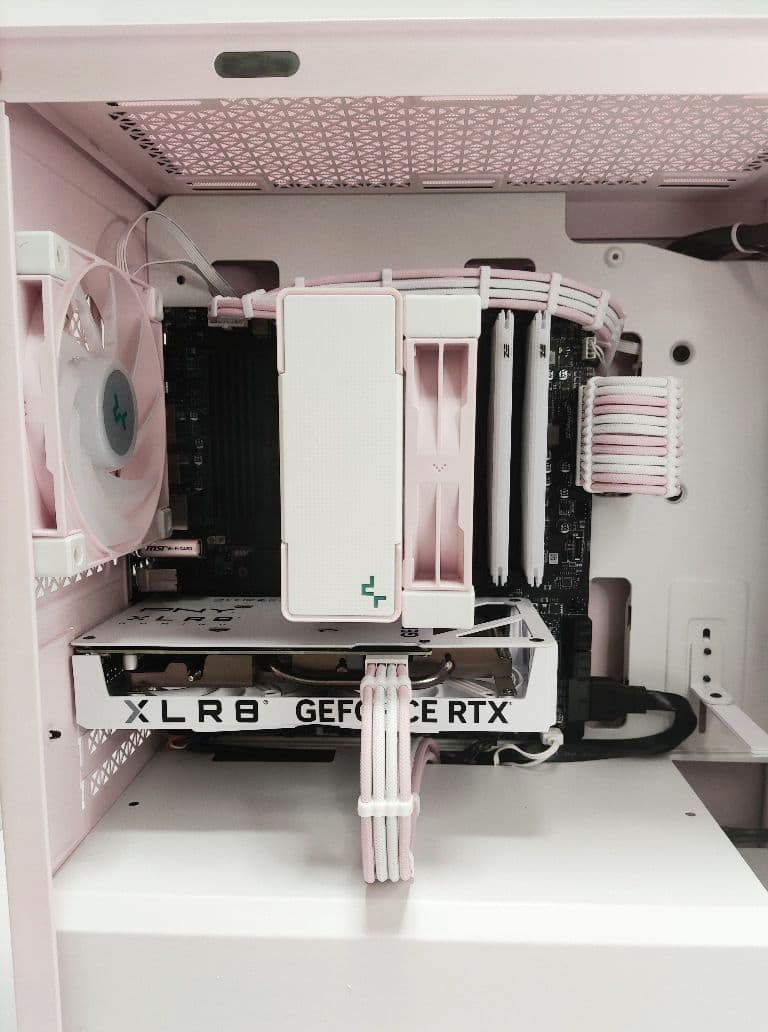 パステルピンクのゲーミングPC 新品パーツRyzen 5700X RTX4060