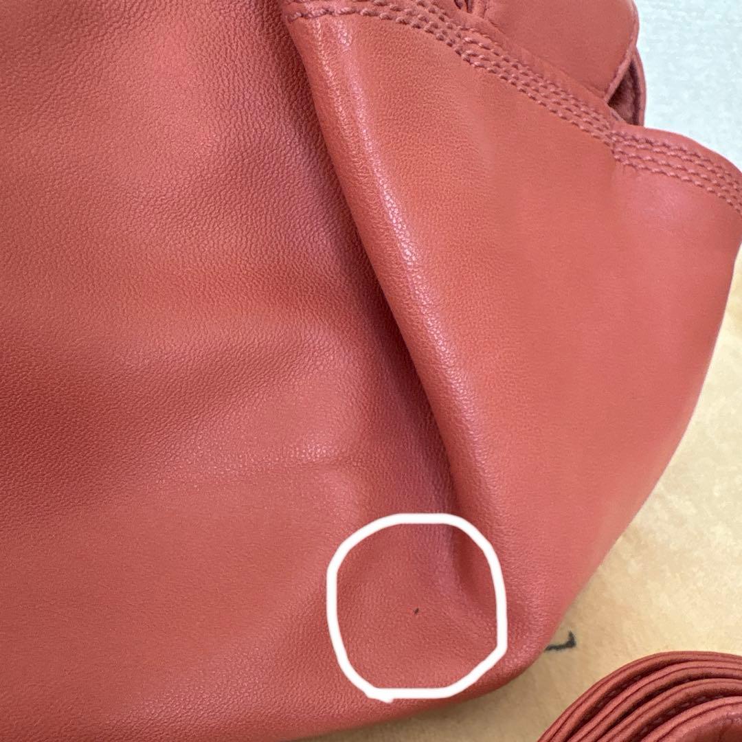 LOEWE レザーショルダーバッグ ピンク