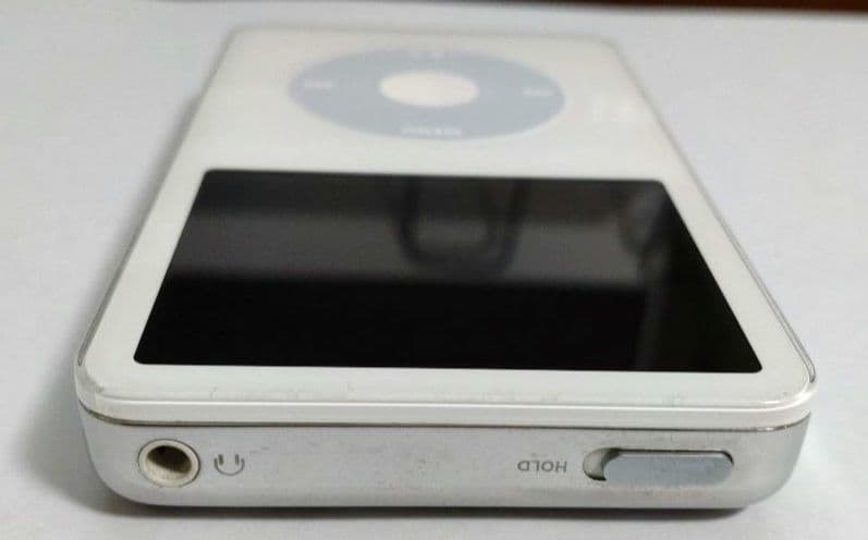 [美品] Apple iPod 第5世代 A1136 60GB ホワイト