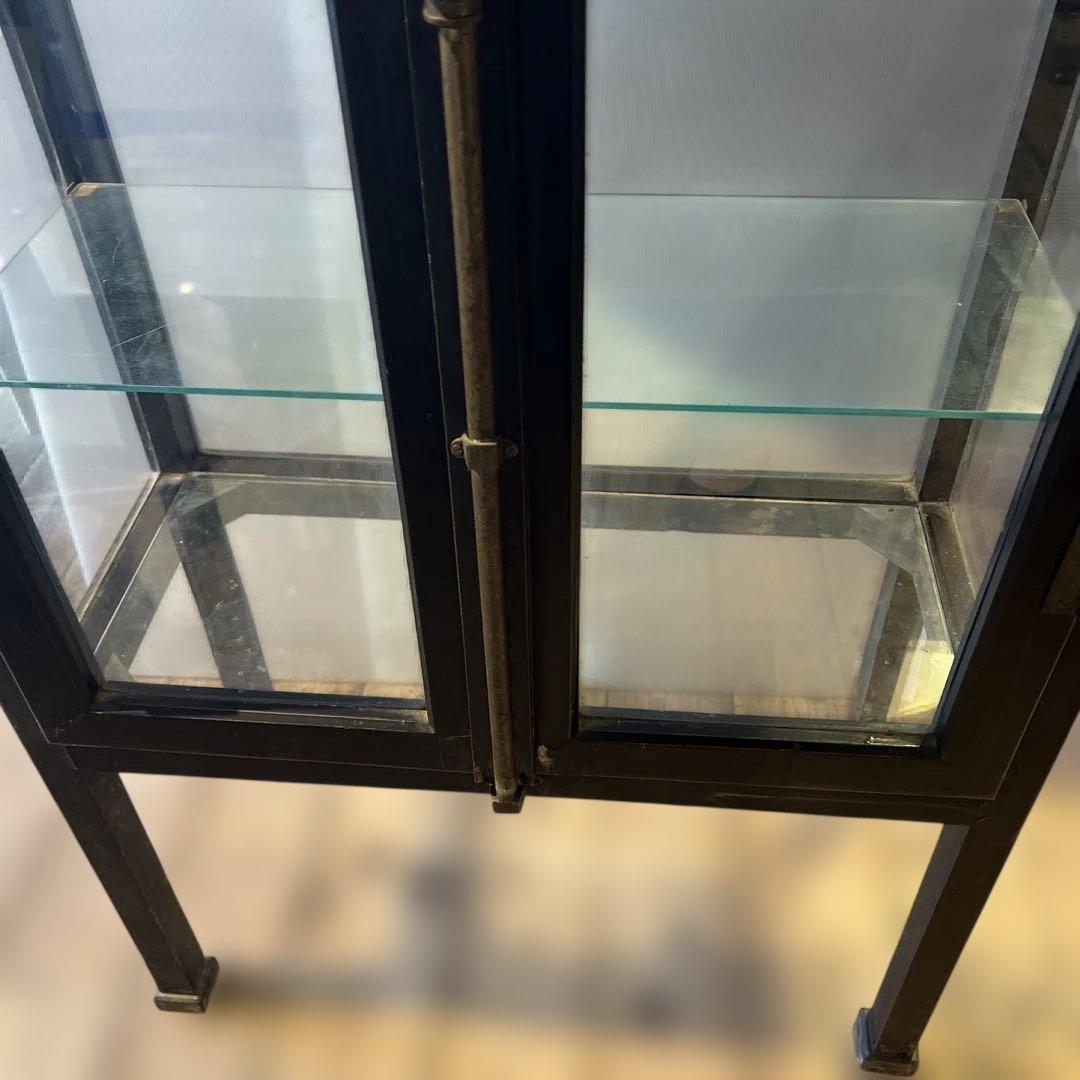 アンティーク　ガラスキャビネット　黒ケビント　医療棚　陳列ケース