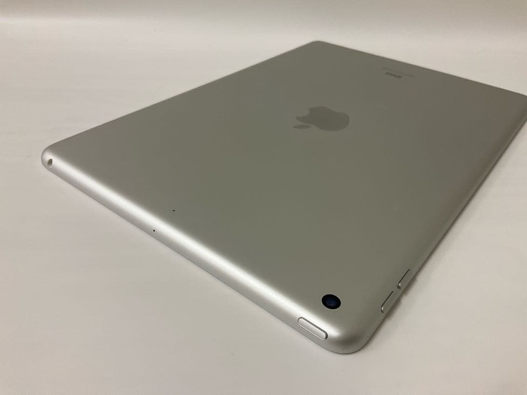 【美品】IPAD 第8世代 32GB シルバー Wifiモデル