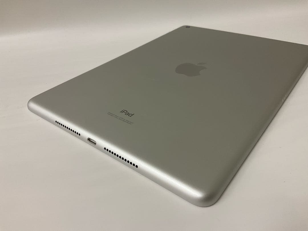 【美品】IPAD 第8世代 32GB シルバー Wifiモデル
