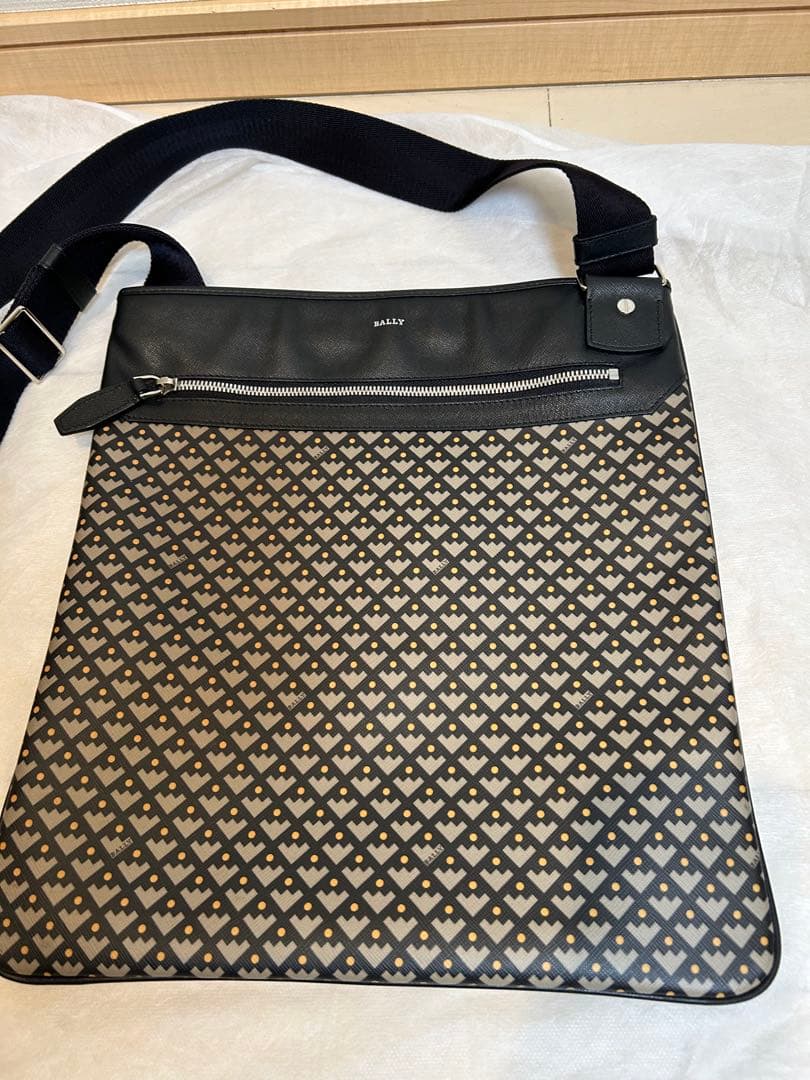 【超レア】BALLY ショルダーバッグ